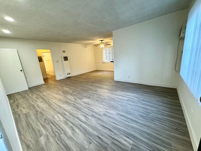 Building Photo - 3728 S Bentley Ave