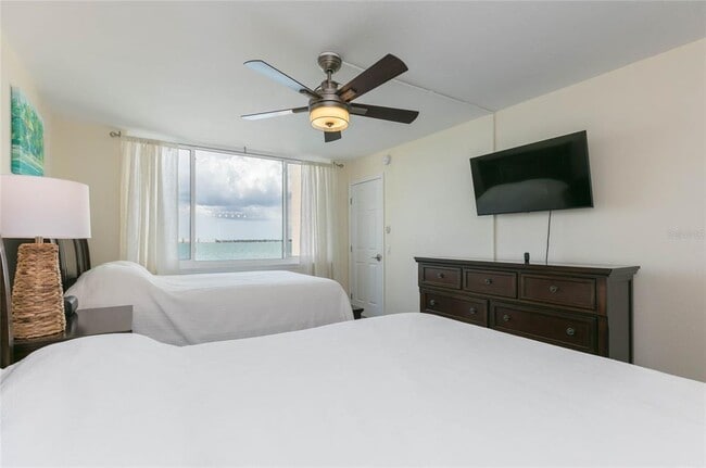 Building Photo - 5729 Del Sol Blvd