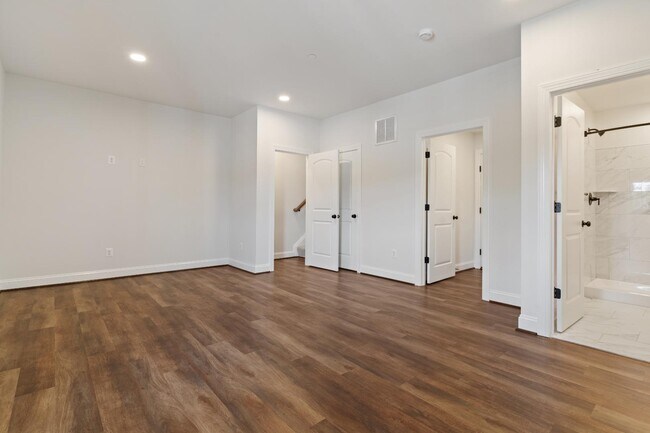 Building Photo - 95 Potomac Ct