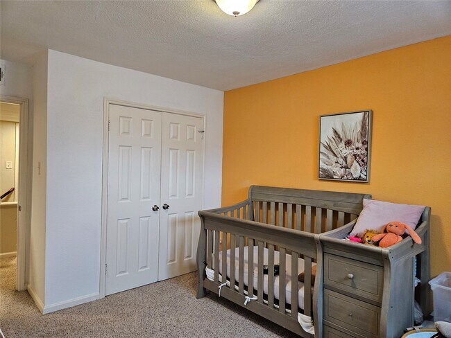 Building Photo - 1806 Saxony Ln