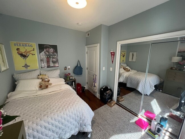 Building Photo - Very nice 3 bed 2 bath in Somerville... Don't miss out!