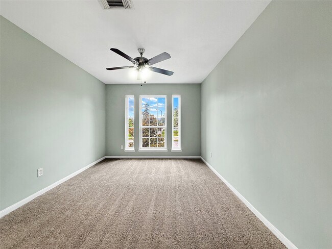 Building Photo - 9222 Memorial Grove Dr