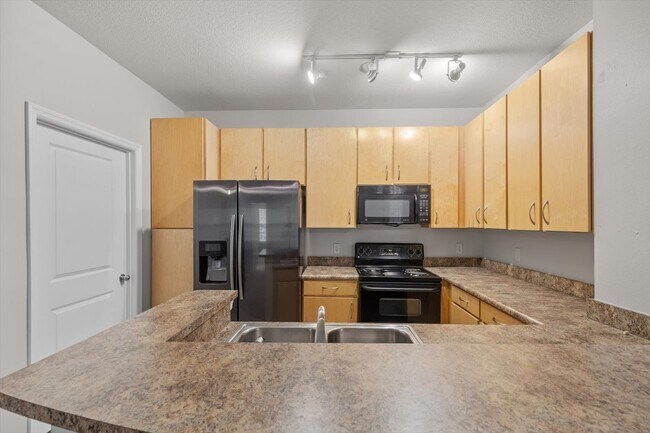 Building Photo - Gated Bartram Park Condo