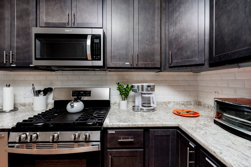 Building Photo - 3956 Tholozan Ave