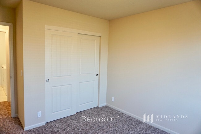 Building Photo - Hyda Hills 2-Story
