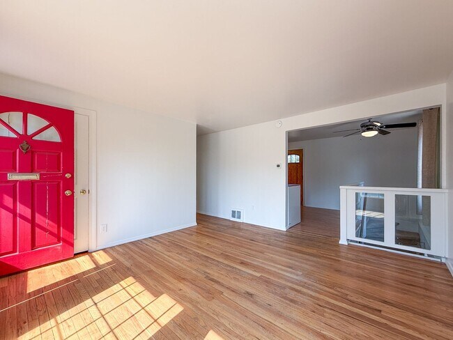 Building Photo - 6119 N Braeburn Dr