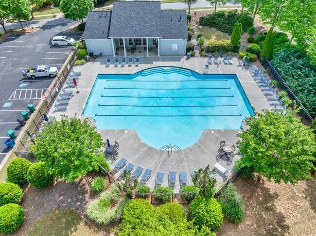 Building Photo - 5008 Bethpage Dr NE