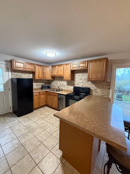 Kitchen #2 - 52 Valley St