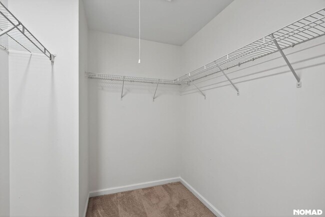 Building Photo - 235 River Green Ave