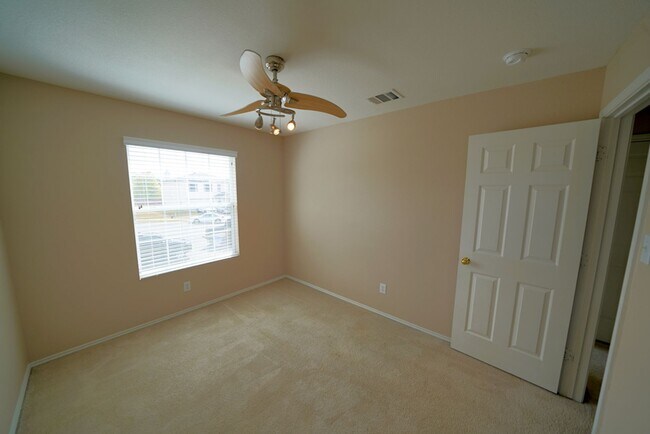 Building Photo - Spacious Cibolo Home on Cul-de-Sac Lot - Realtor Commission: $500