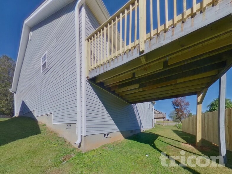 Building Photo - 427 Lynnell Way