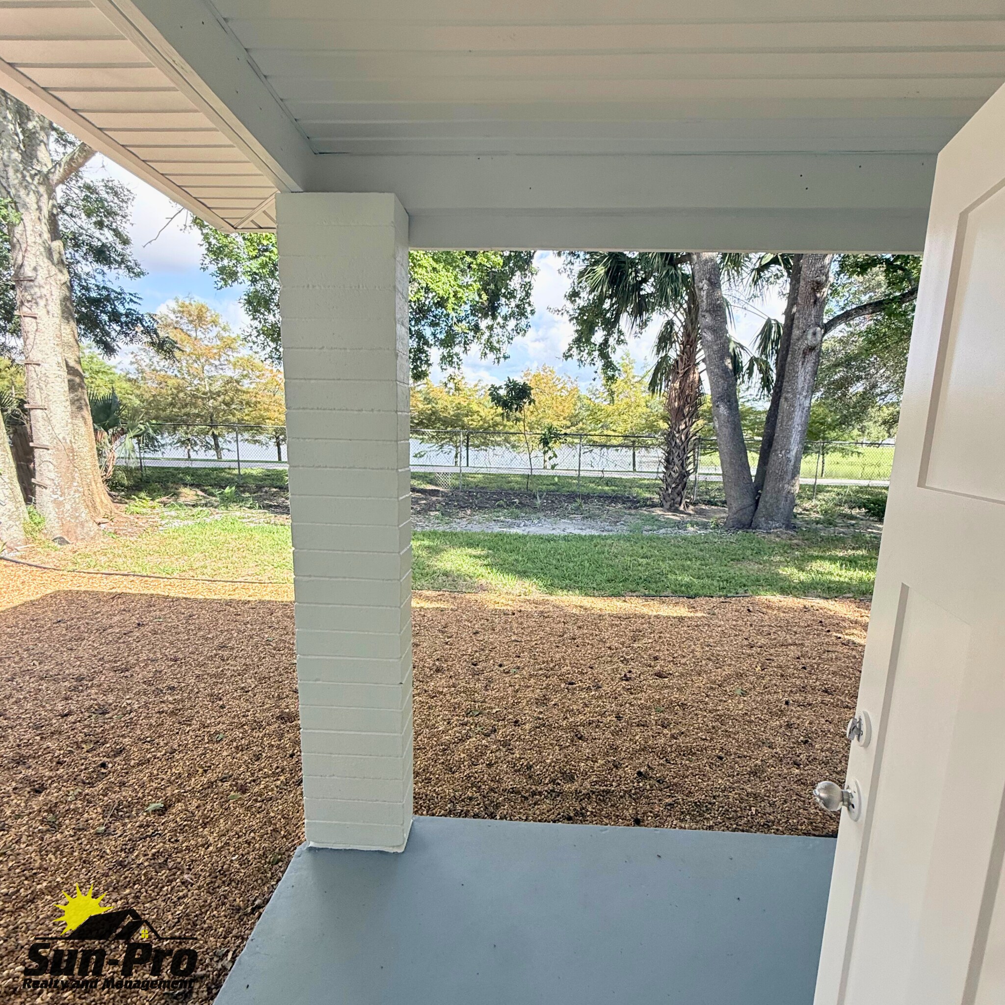 Building Photo - 750 Bethune St