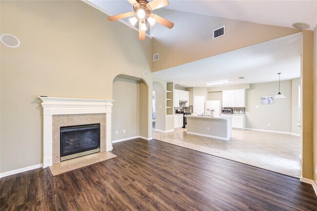 Building Photo - 6114 Breezy Hollow Ln