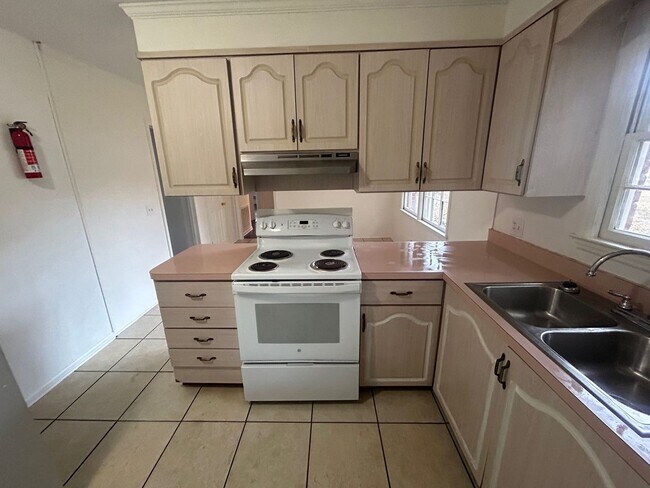 Building Photo - 3 bed, 1 1/2 bath  Forest Acres brick home located off of Satchel Ford Rd