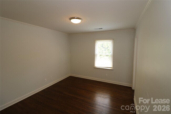 Building Photo - 5410 Londonderry Rd