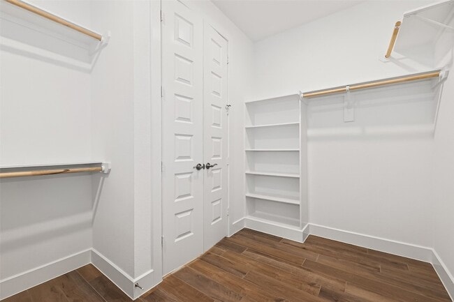 Building Photo - 7218 Grassland Vis Ln