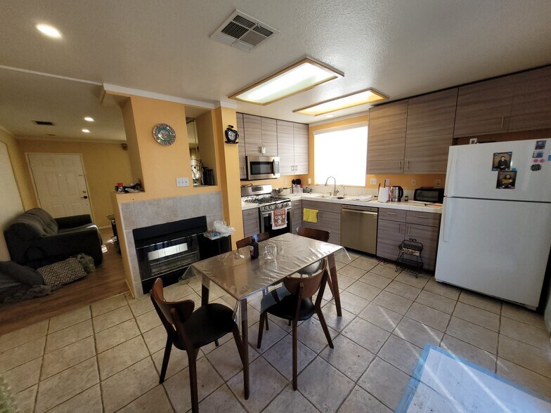 Building Photo - 37647 Hammer St