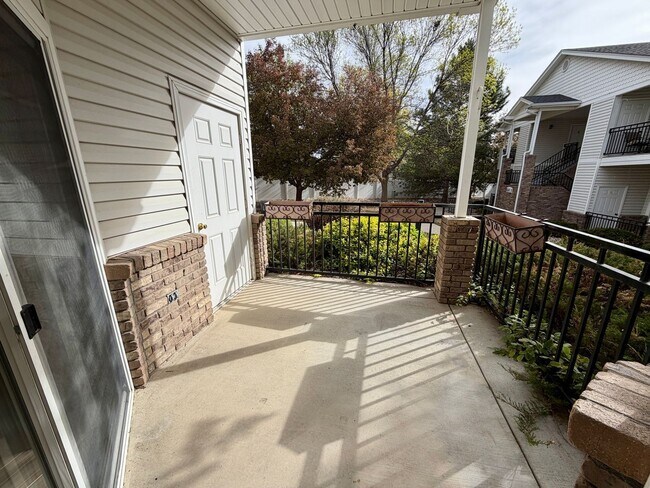 Building Photo - 950 52nd Ave Ct