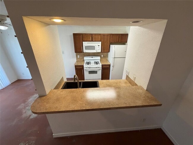 Building Photo - 16105 Fitchburg Cir