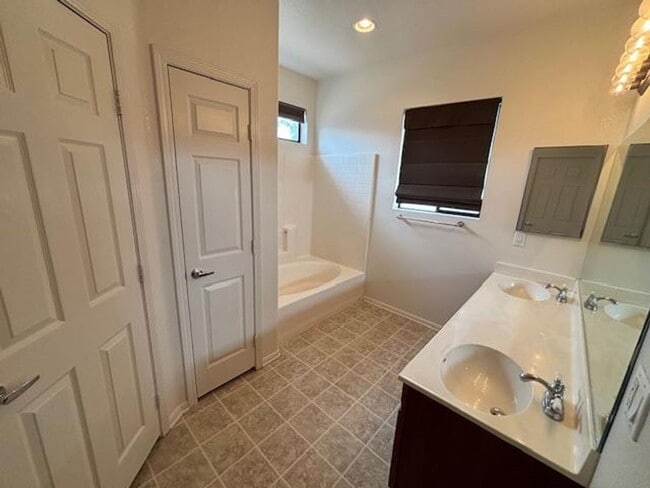 Building Photo - 2887 Wensley Ave