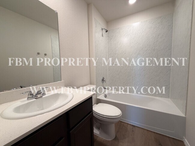 Building Photo - 369 Thoroughbred St