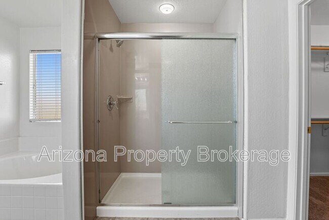 Building Photo - 17516 W Maui Ln