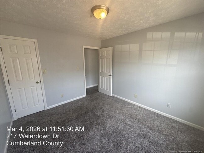 Building Photo - 217 Waterdown Dr