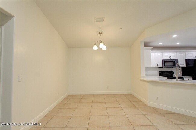 Building Photo - 7667 N Wickham Rd
