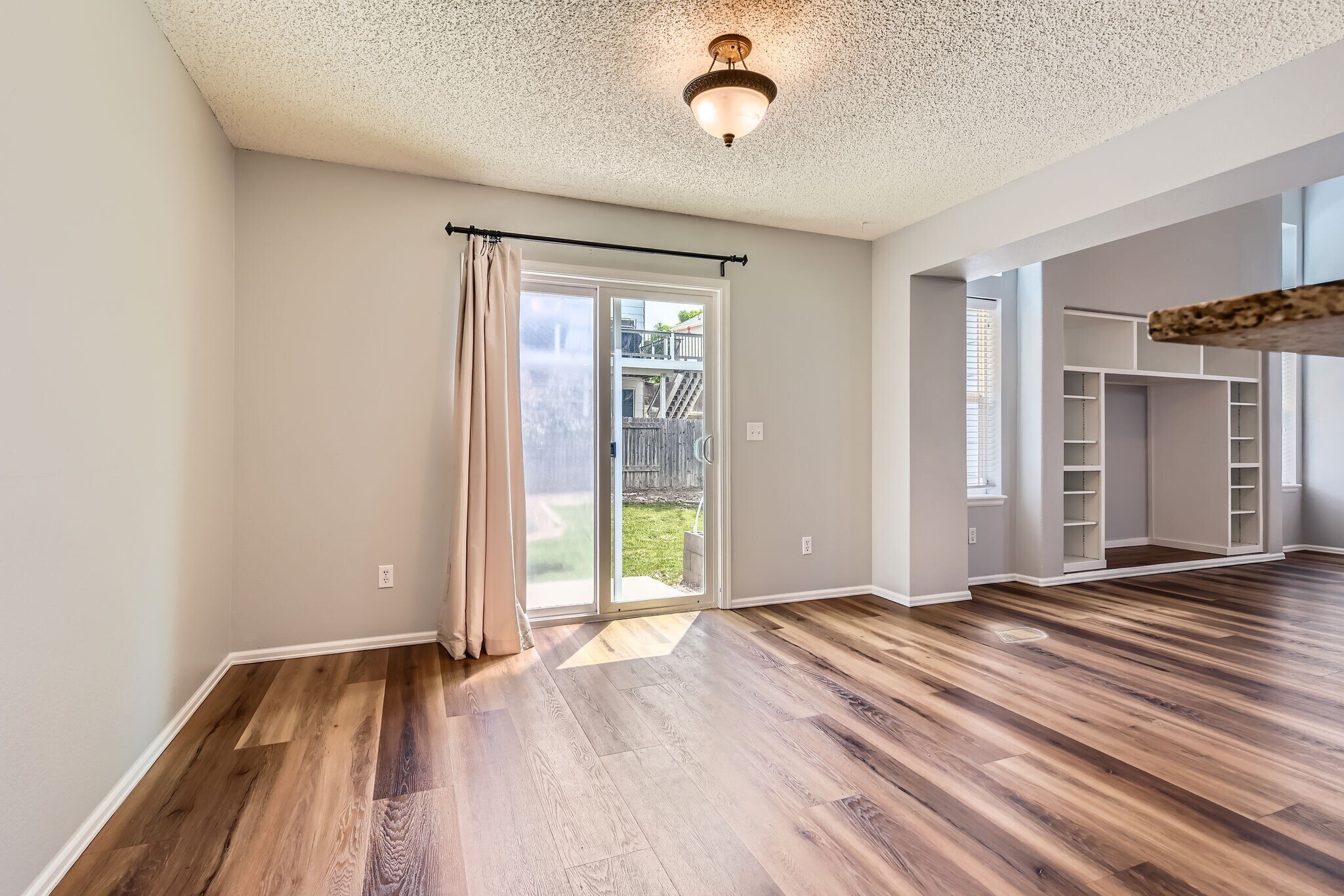 Building Photo - 8750 Redwing Ave