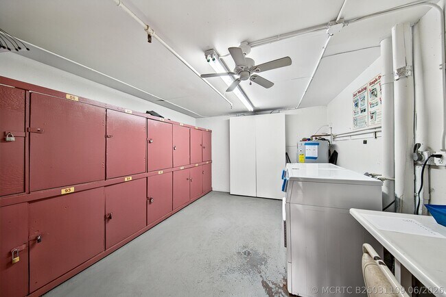 Building Photo - 96 Fanshaw C
