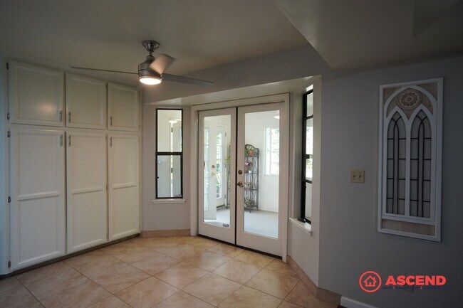 Building Photo - FULLY FURNISHED, Beautiful Home Located In...