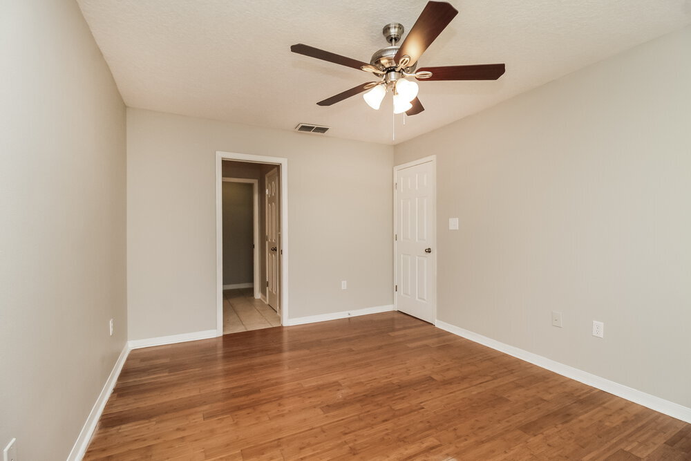 Building Photo - 611 Chautauqua Dr