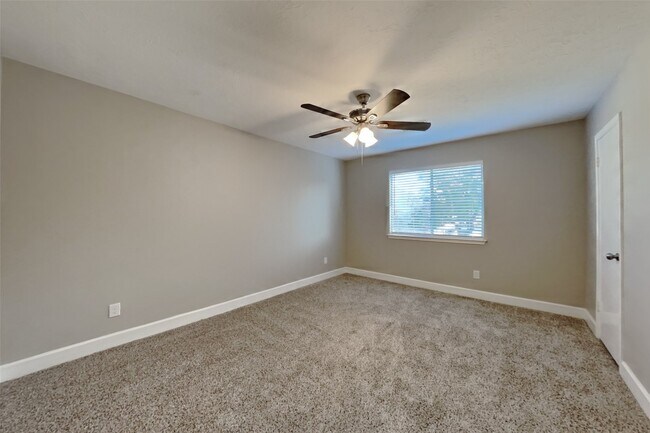 Building Photo - 5346 Yale Dr