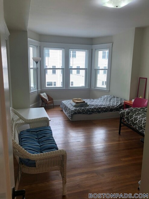 Building Photo - 130 Glenville Ave