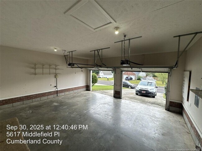 Building Photo - 5617 Middlefield Pl