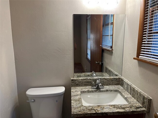 Building Photo - 1603 Franklin Dr