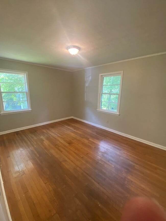 Building Photo - Renovated 3 Bedroom 1 Bath Home for Rent!