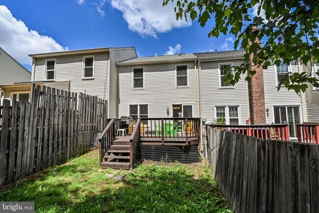 Building Photo - 105 Sunny Hill Ct