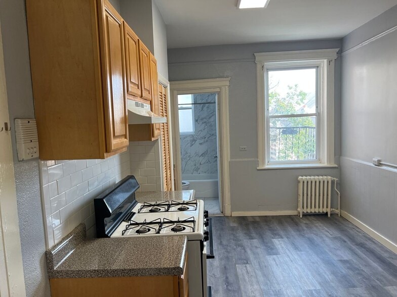 Building Photo - 432 New York Ave