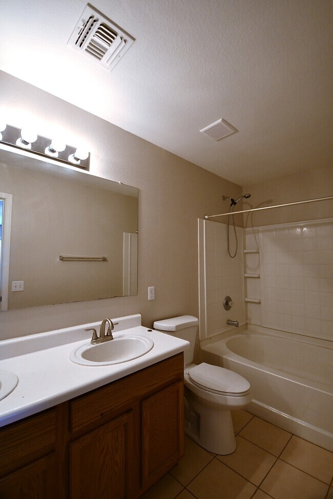 Building Photo - 3 Bed 2 Bath Single Level Home in Johnson Ranch! $1800 per month Plus fees