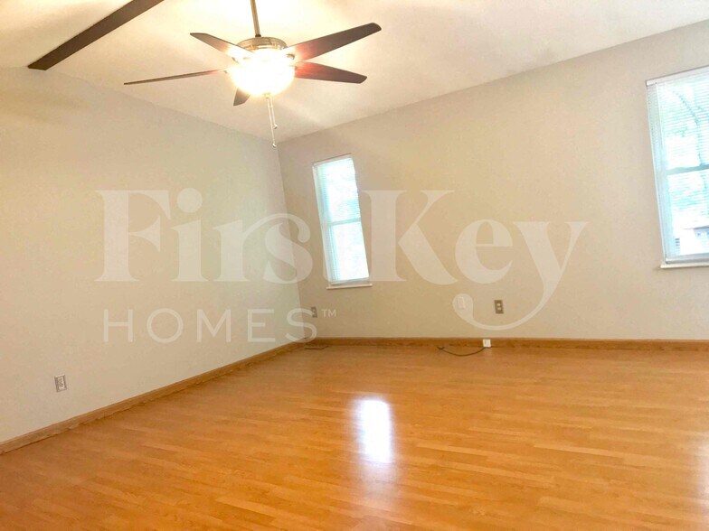 Building Photo - 1248 Mendoza Dr