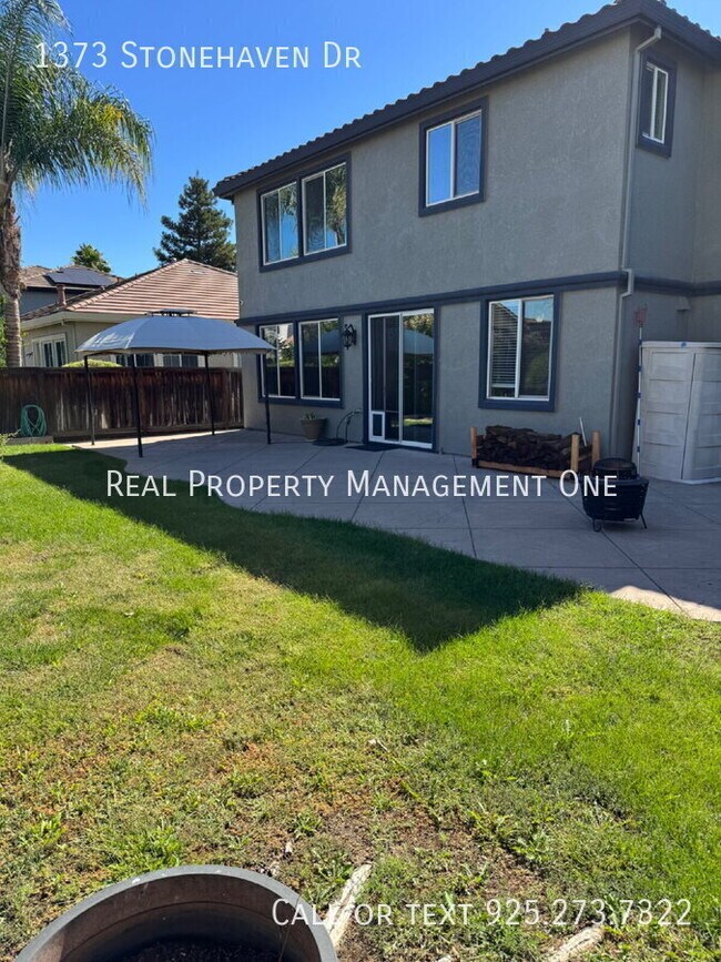 Building Photo - 1373 Stonehaven Dr