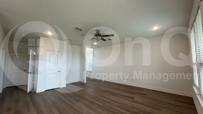 Building Photo - 244 Kistler Dr