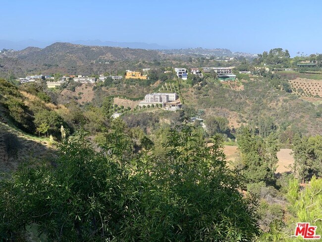 Building Photo - 1256 Stradella Rd