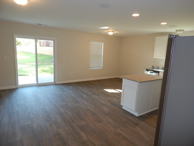 Building Photo - 247 Wimbledon Wy