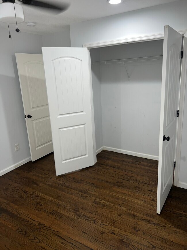 Building Photo - 9316 Fairwood Dr