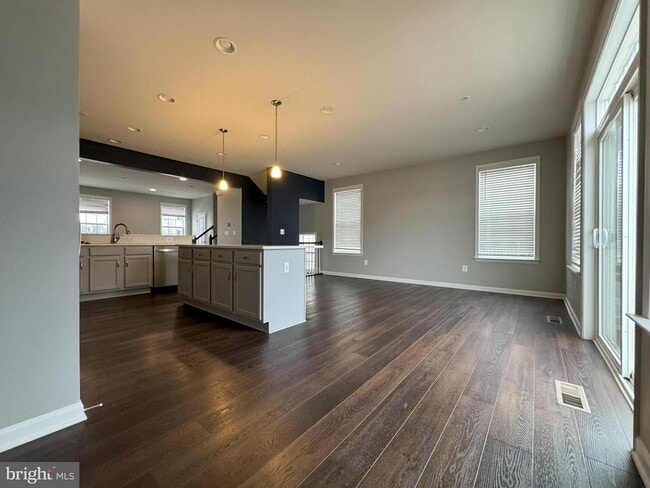 Building Photo - 9067 Fox Stream Way