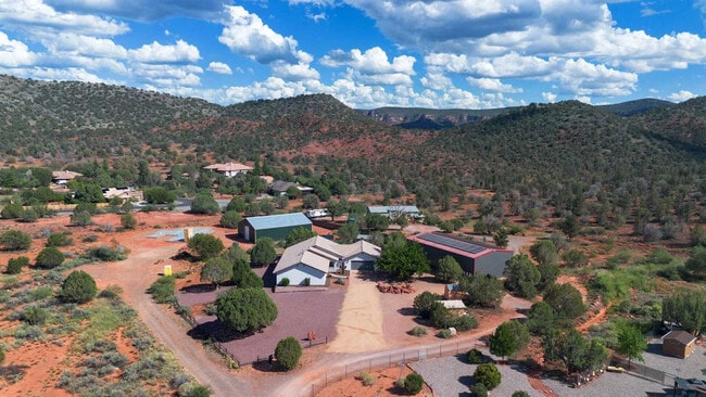 Building Photo - 627 Elmersville Rd