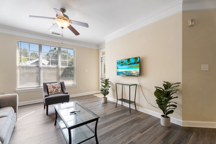 Building Photo - 2124 Brisbane Woods Way