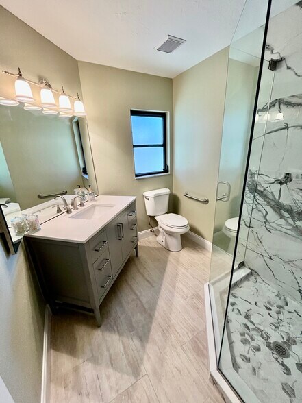 Building Photo - 2840 W Rainbow Cir